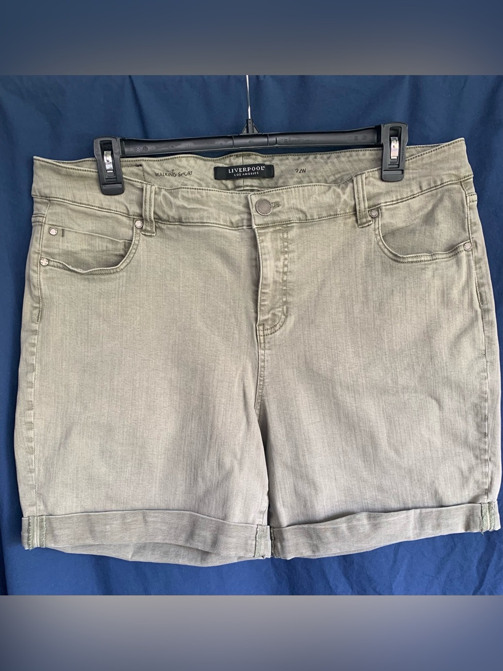 Liverpool Los Angeles size 22W Olive Gray The Walking Shorts